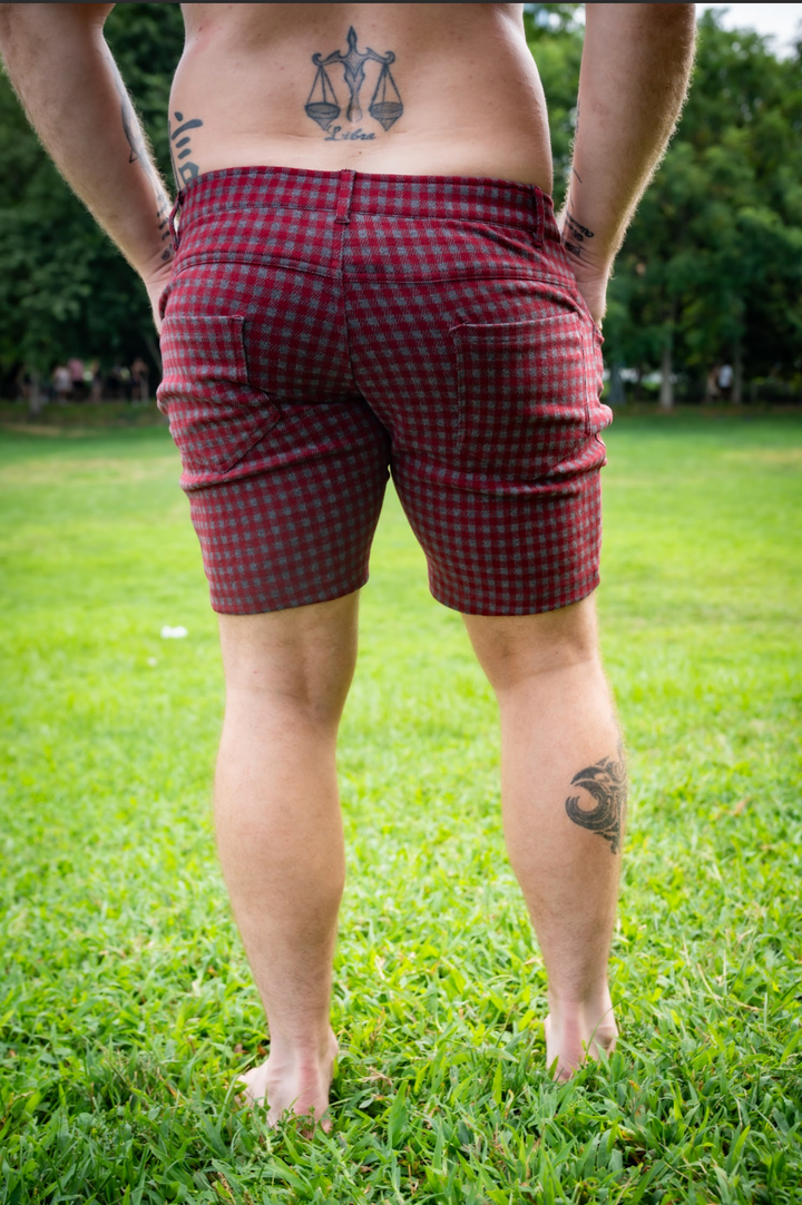 The Avenue Shorts - Crimson Edge